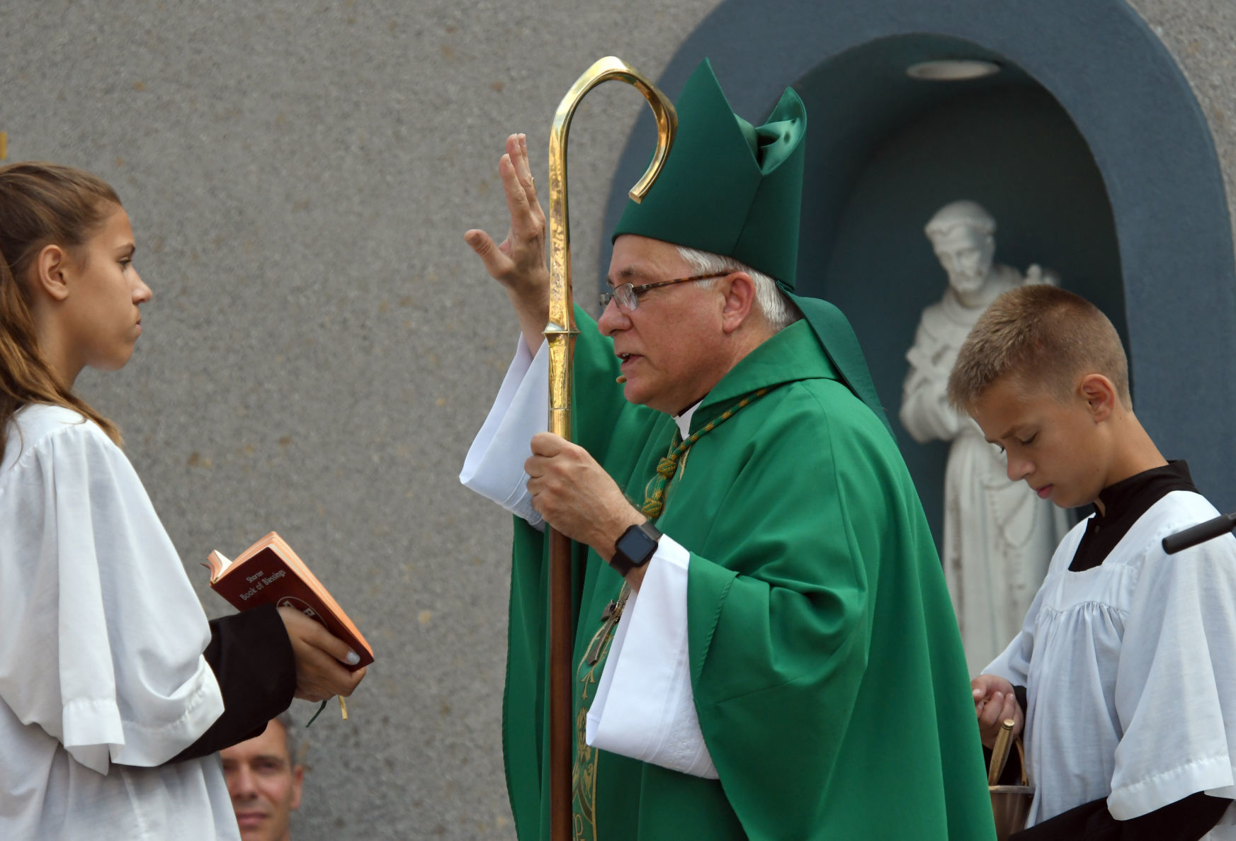mass prayer.jpg